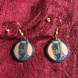 Batman earrings 1995 DC comics NWT purple pink